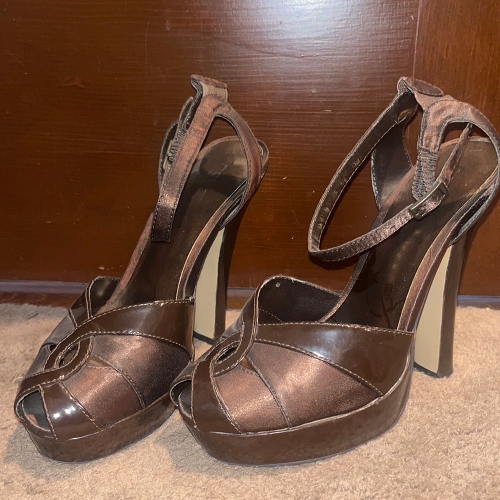 VINTAGE Y2K BROWN HEELS
